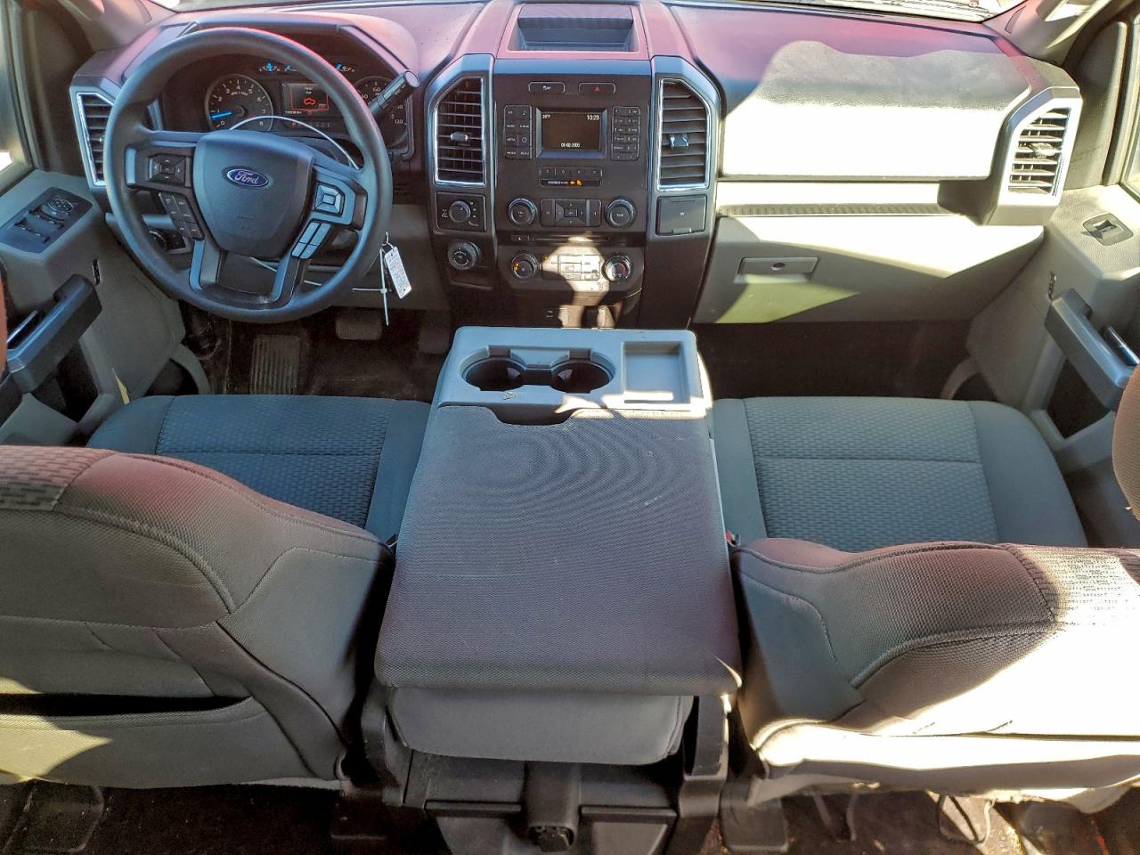 Ford F-150 Supercrew Image 6