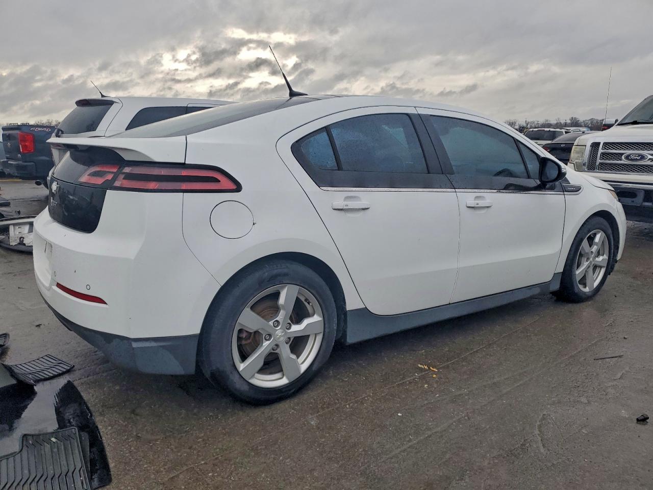 Chevrolet Volt Image 3