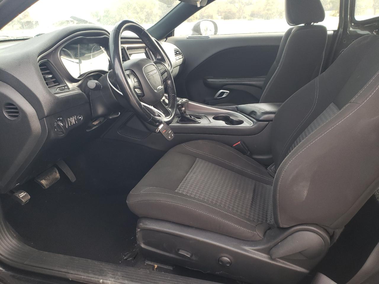 Dodge Challenger Sxt Image 5