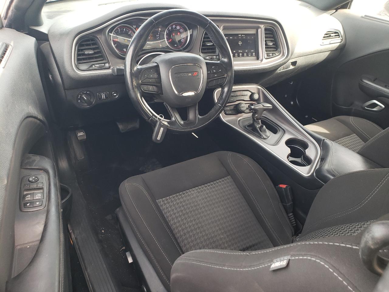 Dodge Challenger Sxt Image 12