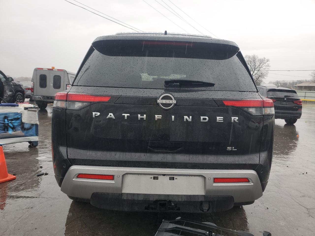 Nissan Pathfinder Sl Image 3