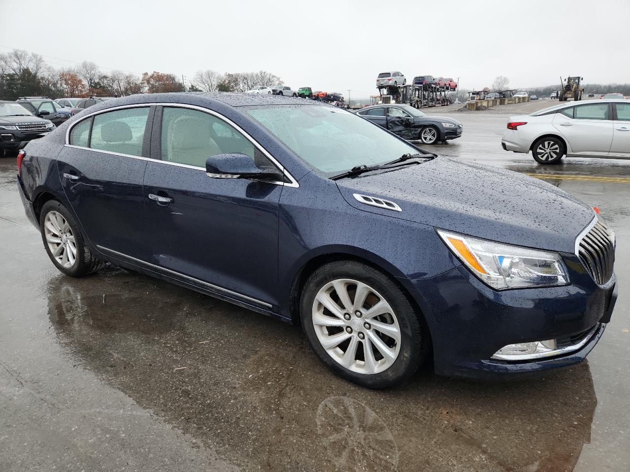 Buick LaCrosse Image 2
