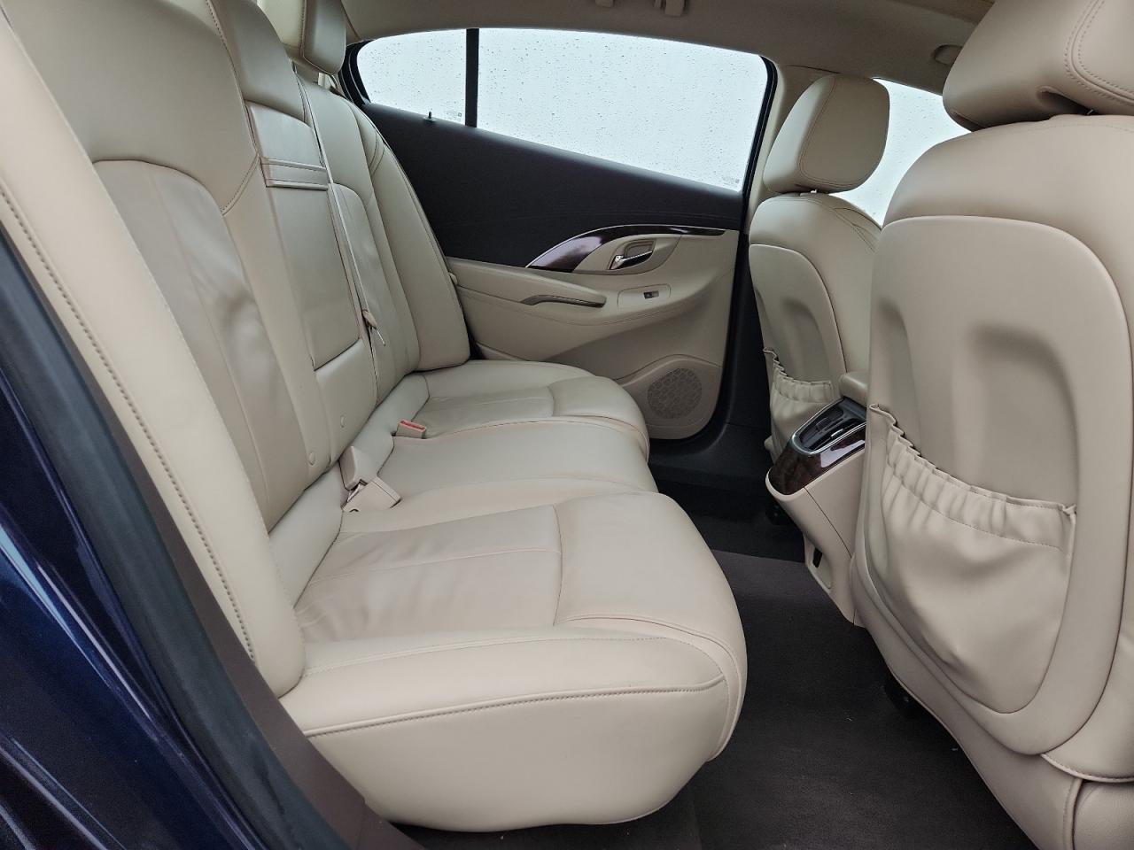 Buick LaCrosse Image 11