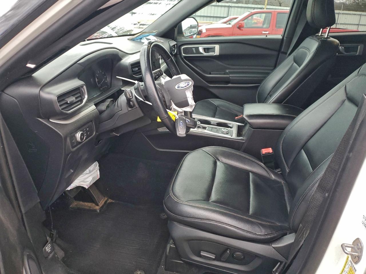 Ford Explorer Xlt Image 10