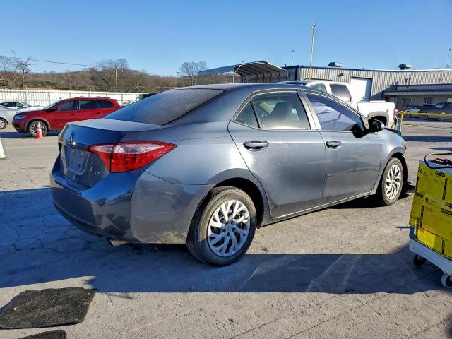 Toyota Corolla L Image 6