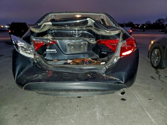 Toyota Corolla L Image 8