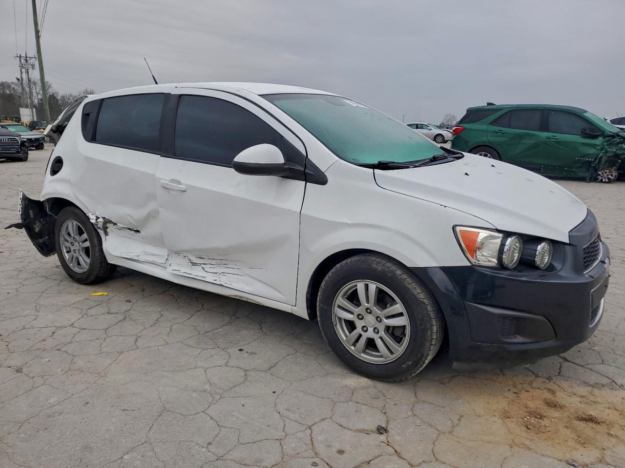 Chevrolet Sonic Ls Image 13