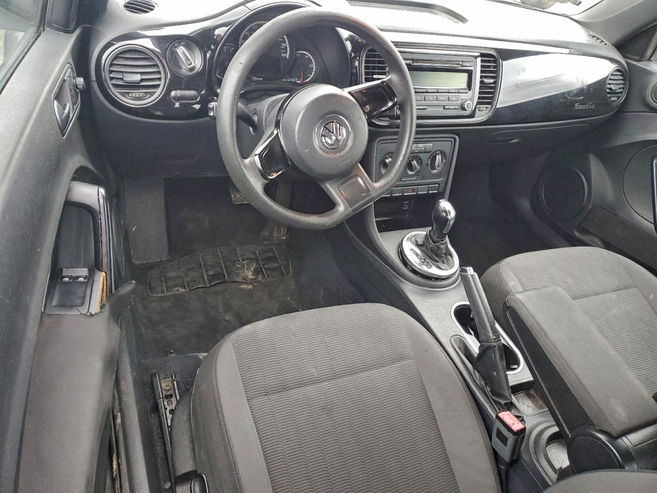 Volkswagen Beetle Image 12