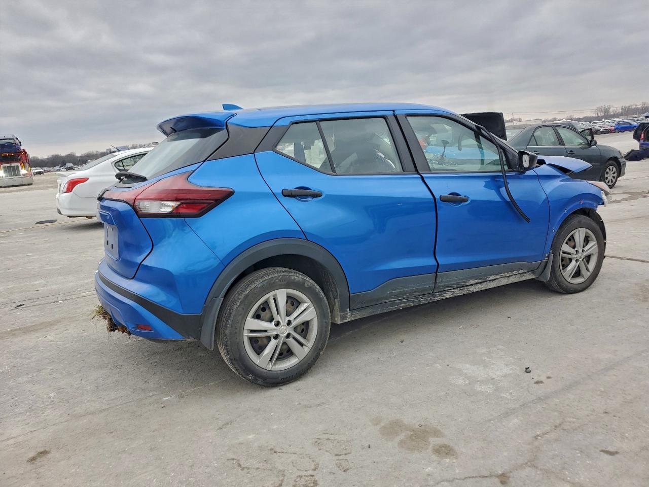 Nissan Kicks S Image 7
