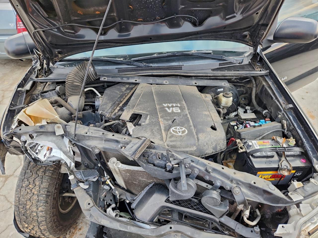 Toyota Tacoma Double Cab Image 12