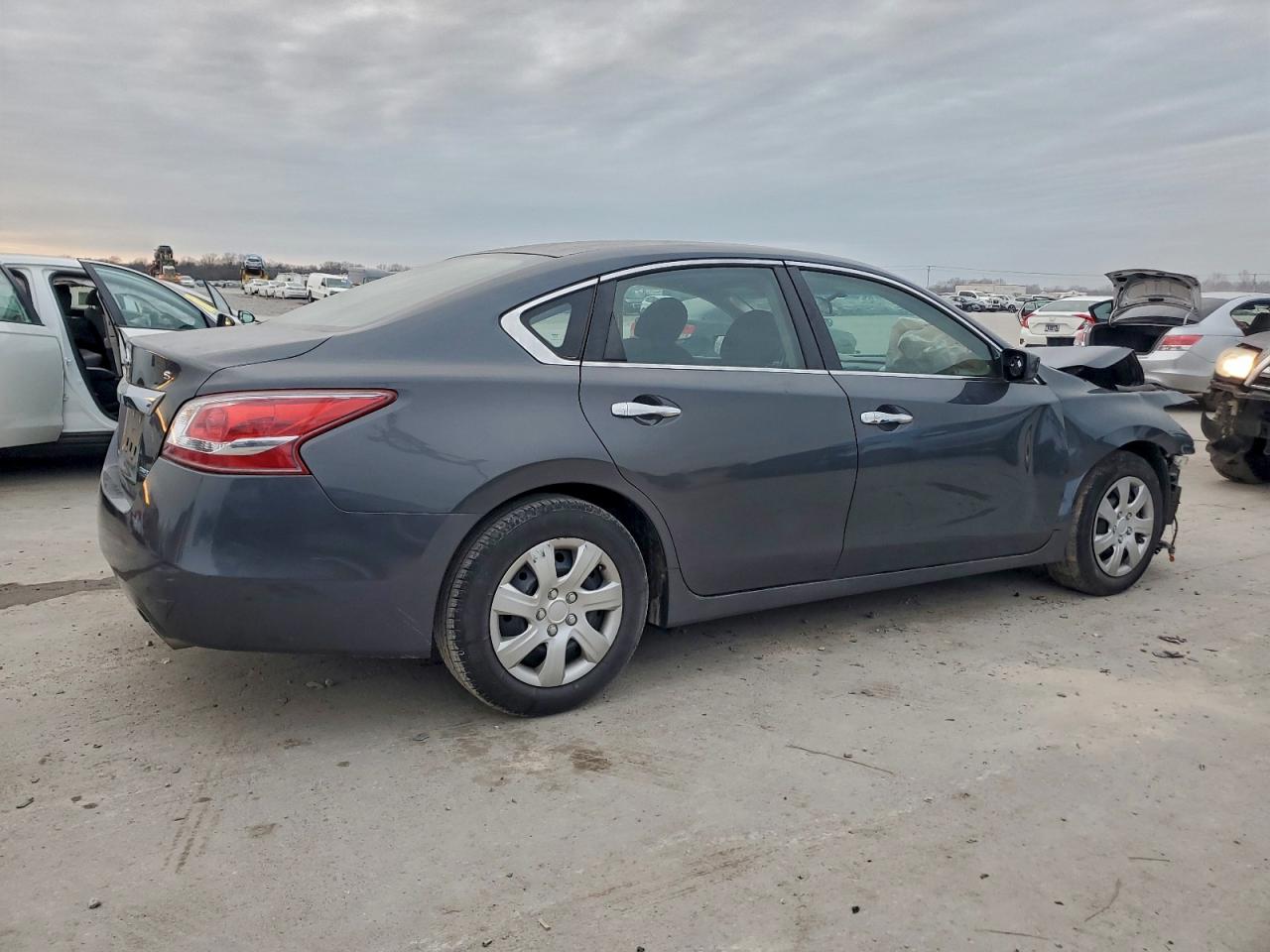 Nissan Altima 2.5 Image 2