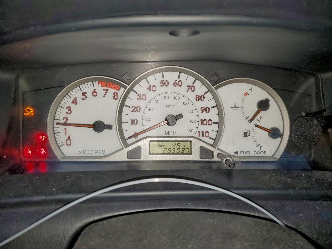 Toyota Corolla Ce Image 5