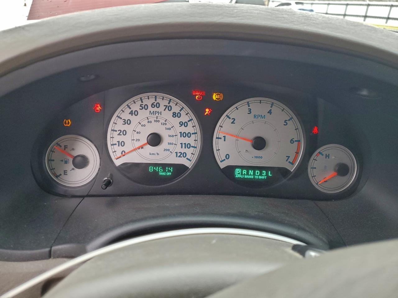 Chrysler Minivan Touring Image 5