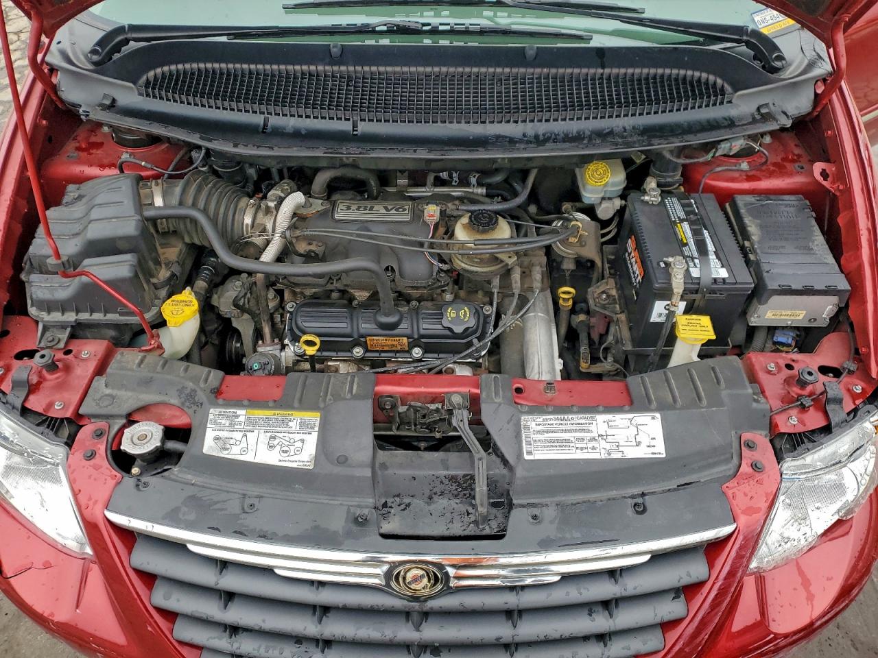 Chrysler Minivan Touring Image 6