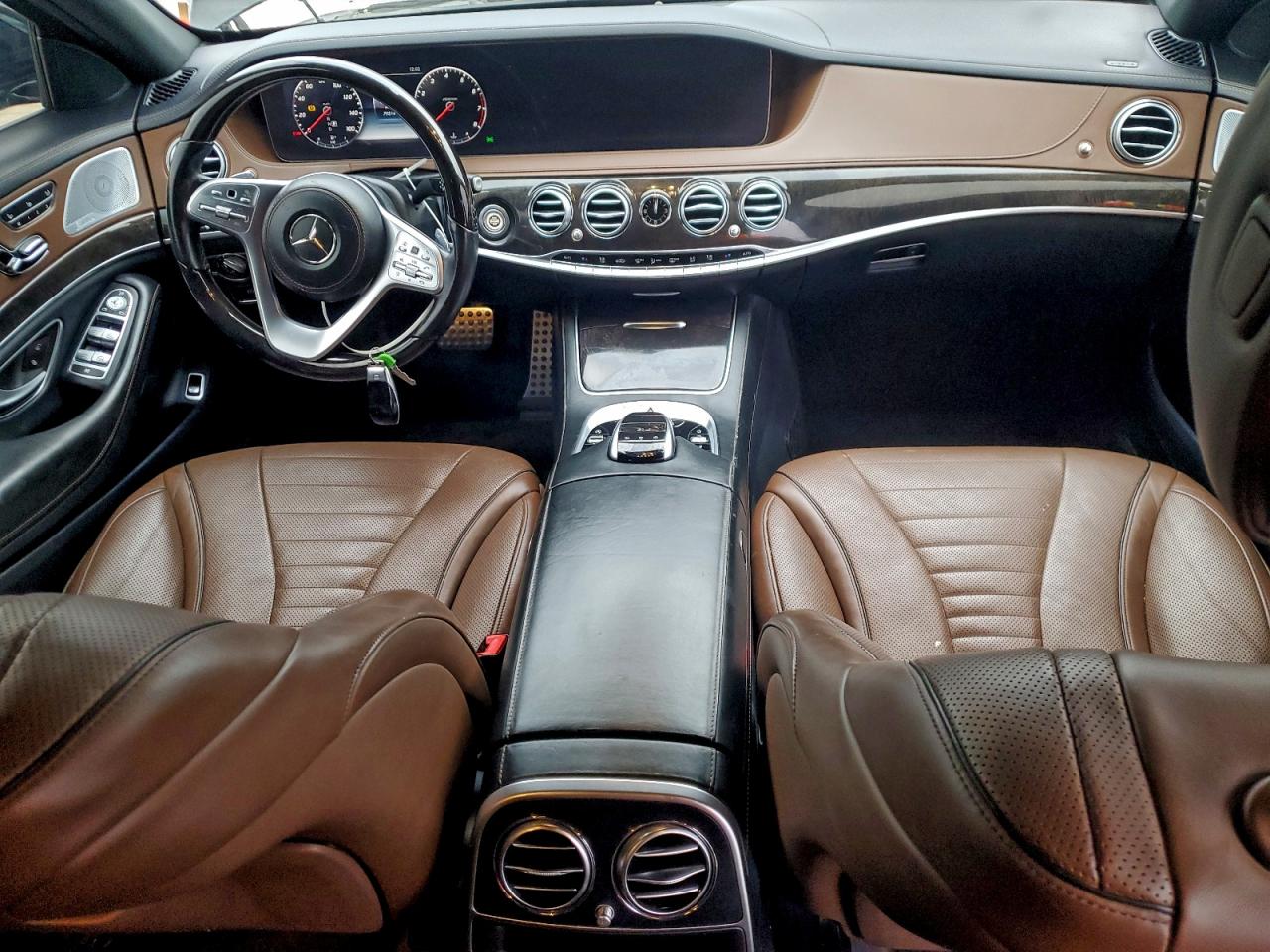 Mercedes-Benz S-Class 560 Image 9