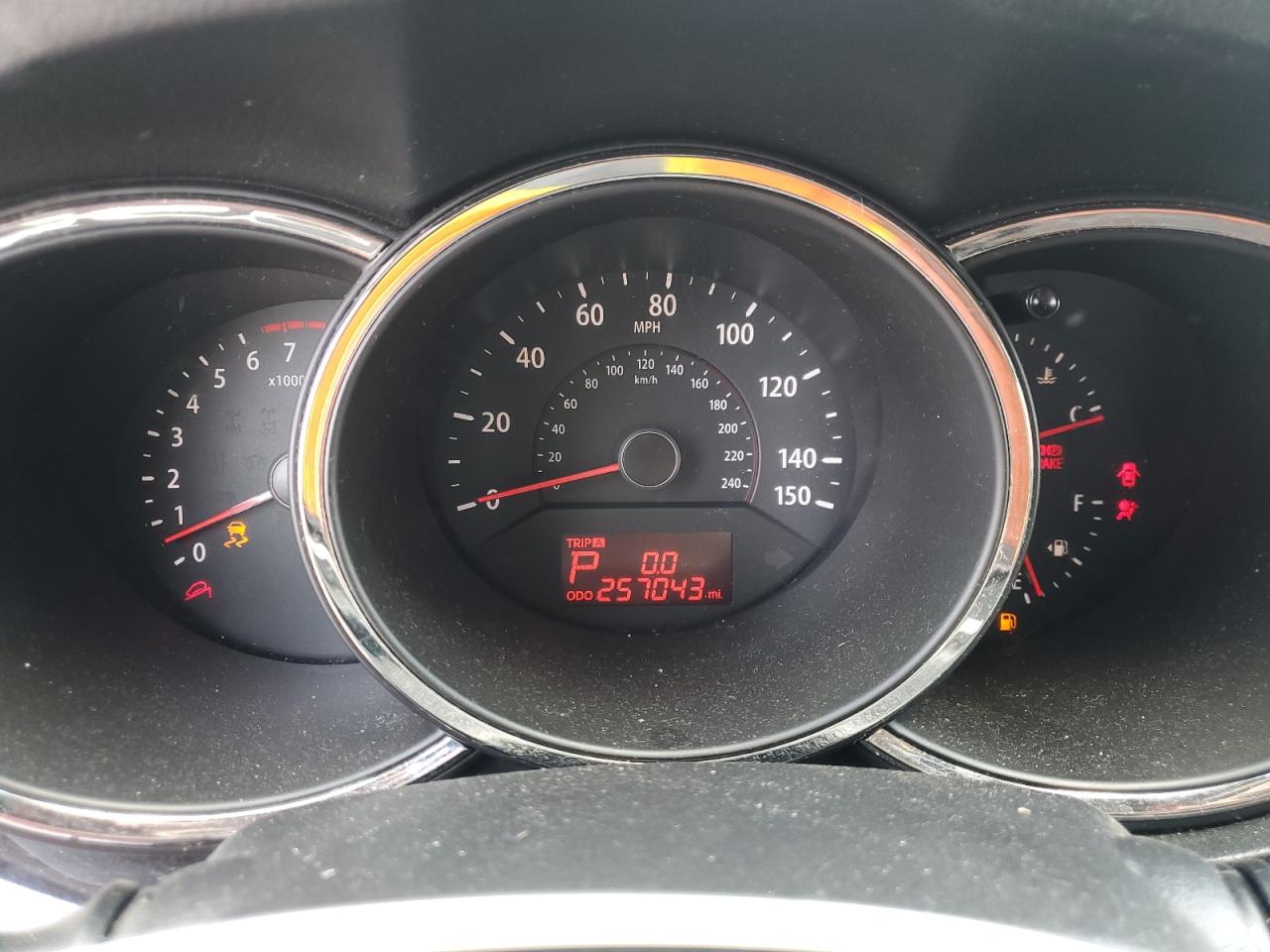 Kia Sorento Base Image 7