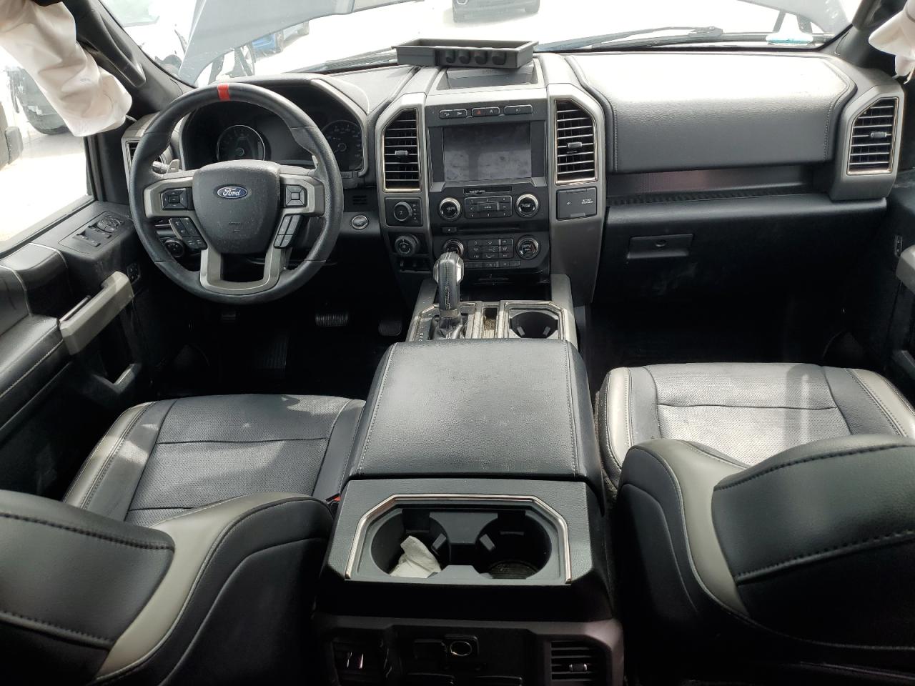 Ford F-150 Raptor Image 9