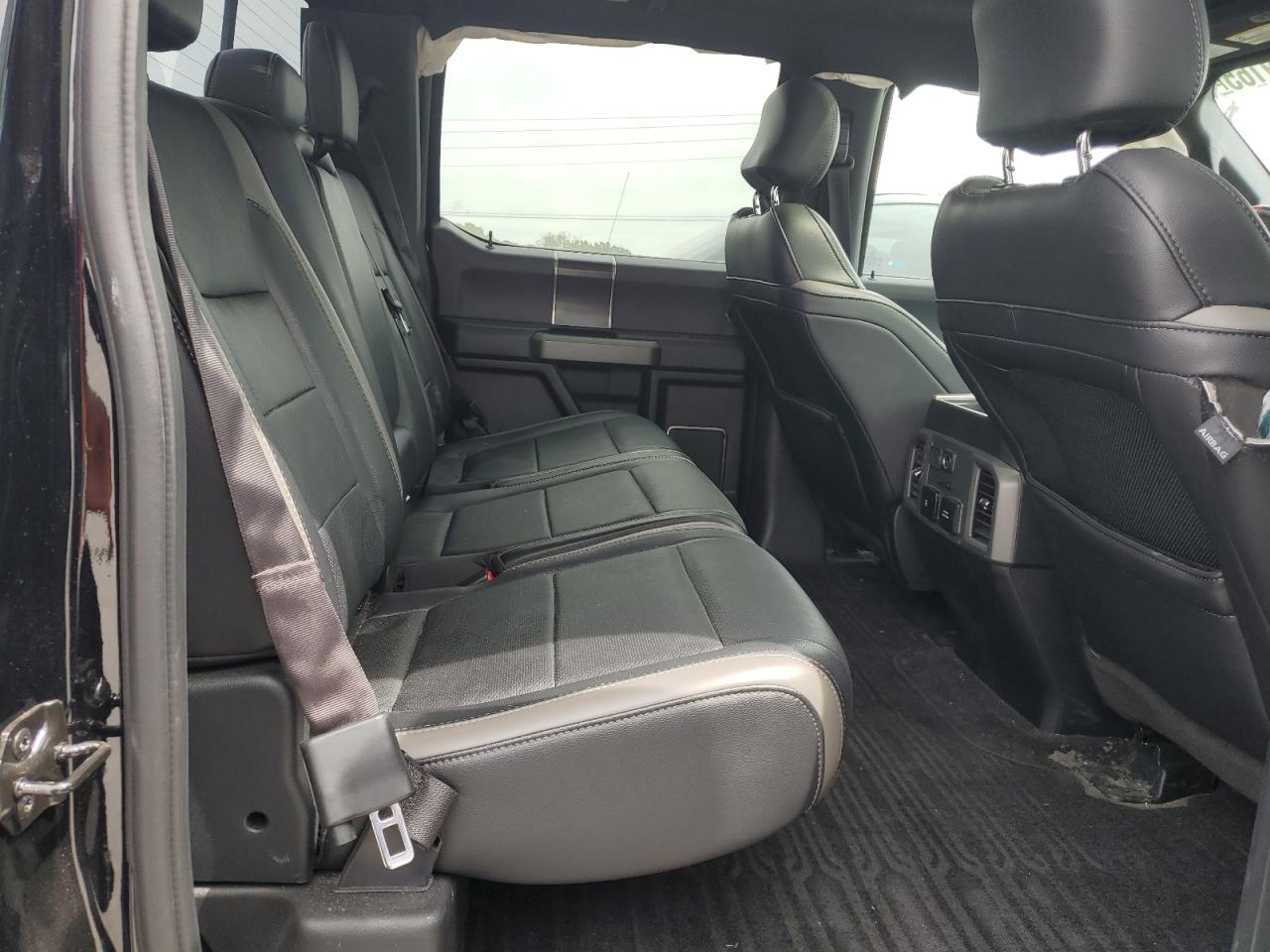 Ford F-150 Raptor Image 10