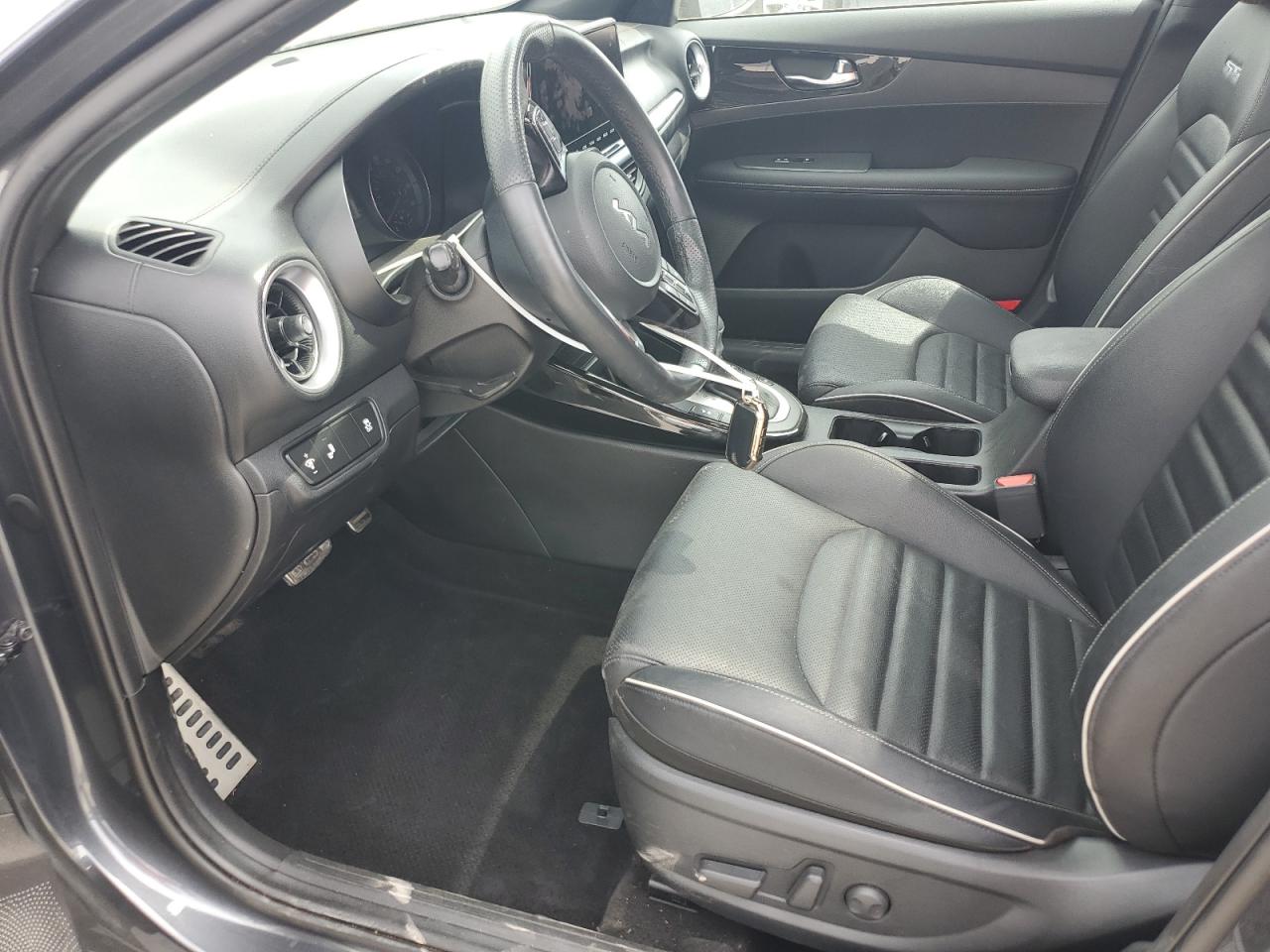 Kia Forte Gt Line Image 9