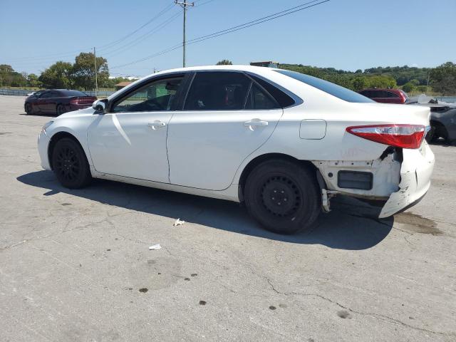 Toyota Camry Le Image 6