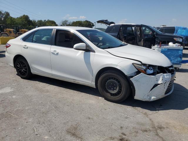 Toyota Camry Le Image 11