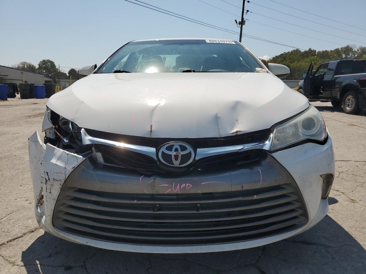 Toyota Camry Le Image 12