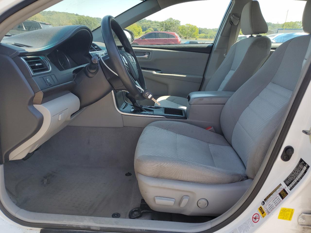 Toyota Camry Le Image 10