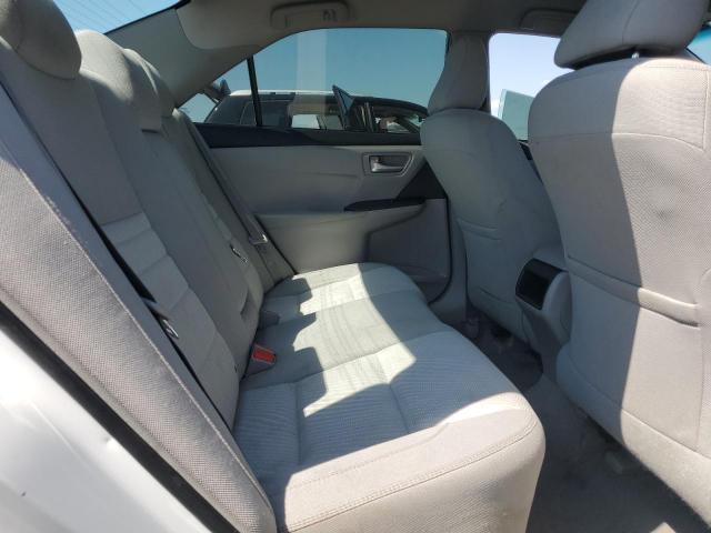 Toyota Camry Le Image 2