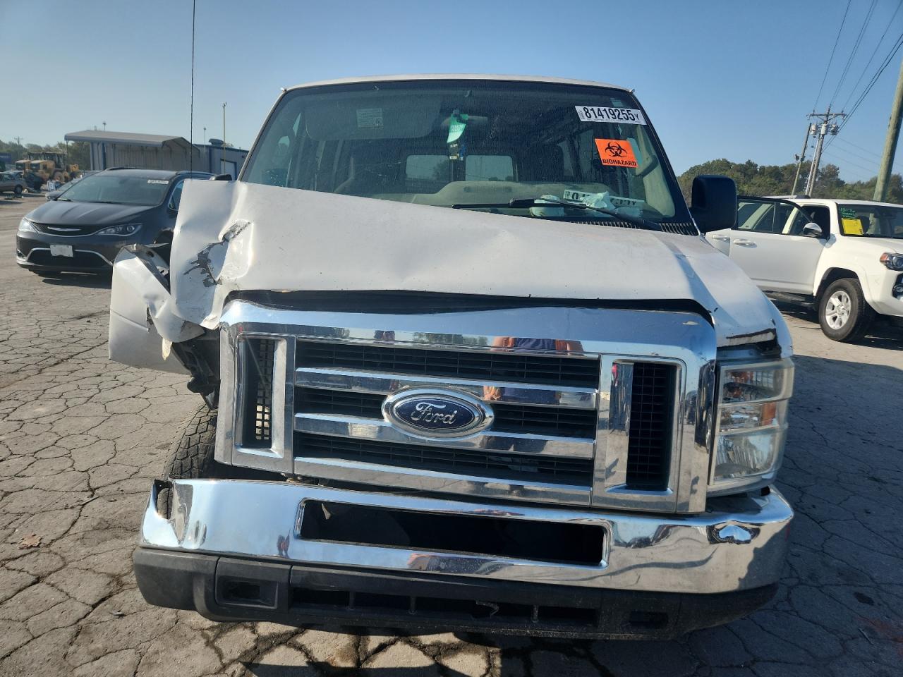 Ford Econoline E350 Super Duty Wagon Image 13