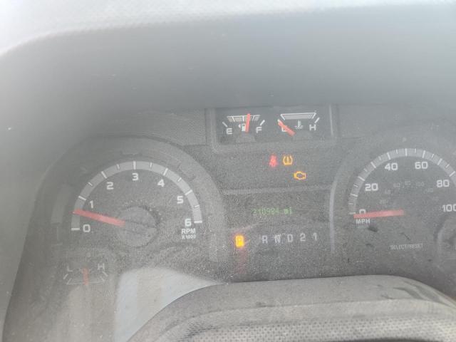 Ford Econoline E350 Super Duty Wagon Image 6