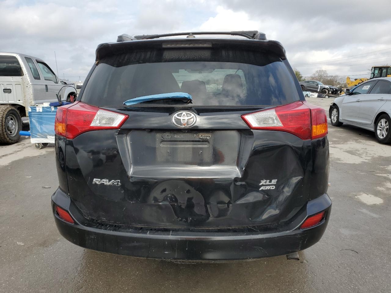 Toyota RAV4 Xle Image 3