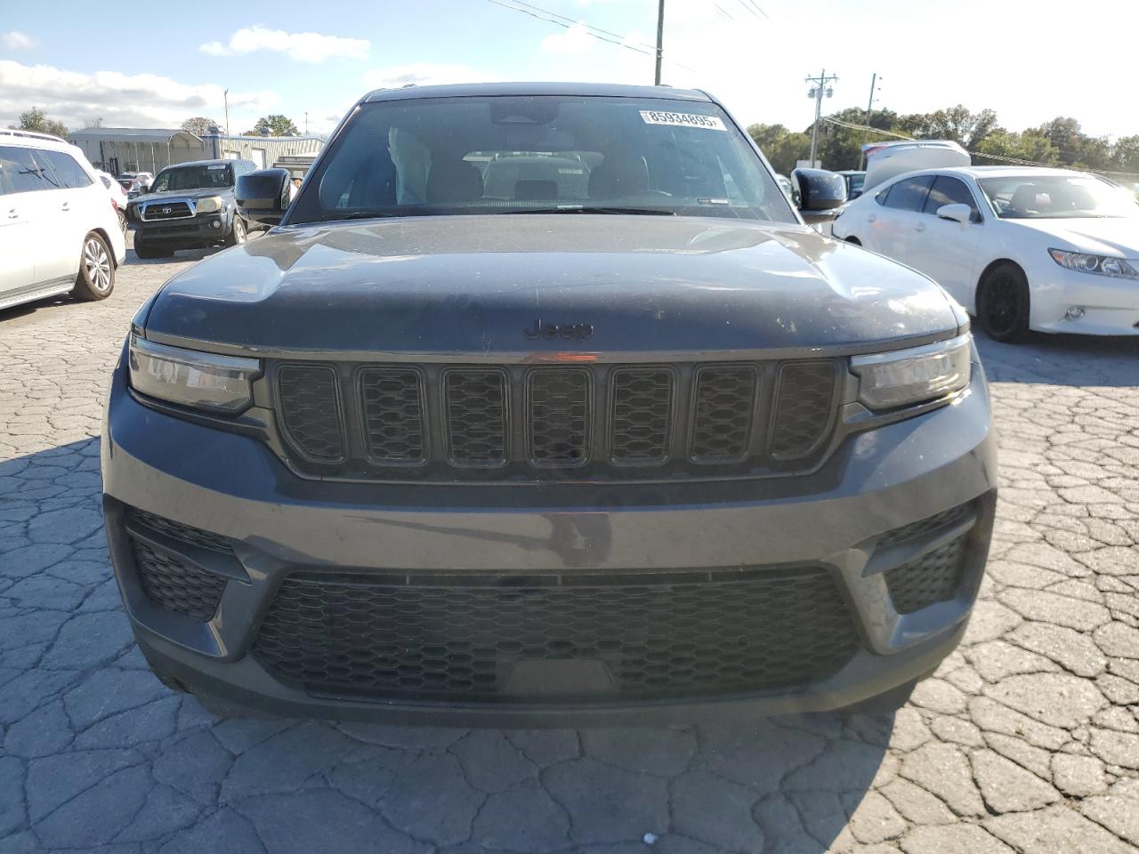 Jeep Grand Cherokee Laredo Image 6