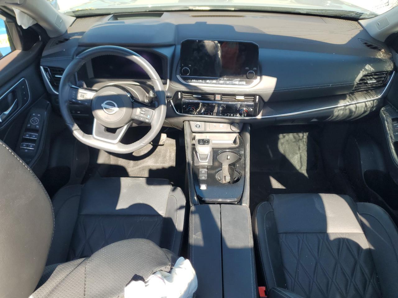 Nissan Rogue Platinum Image 7