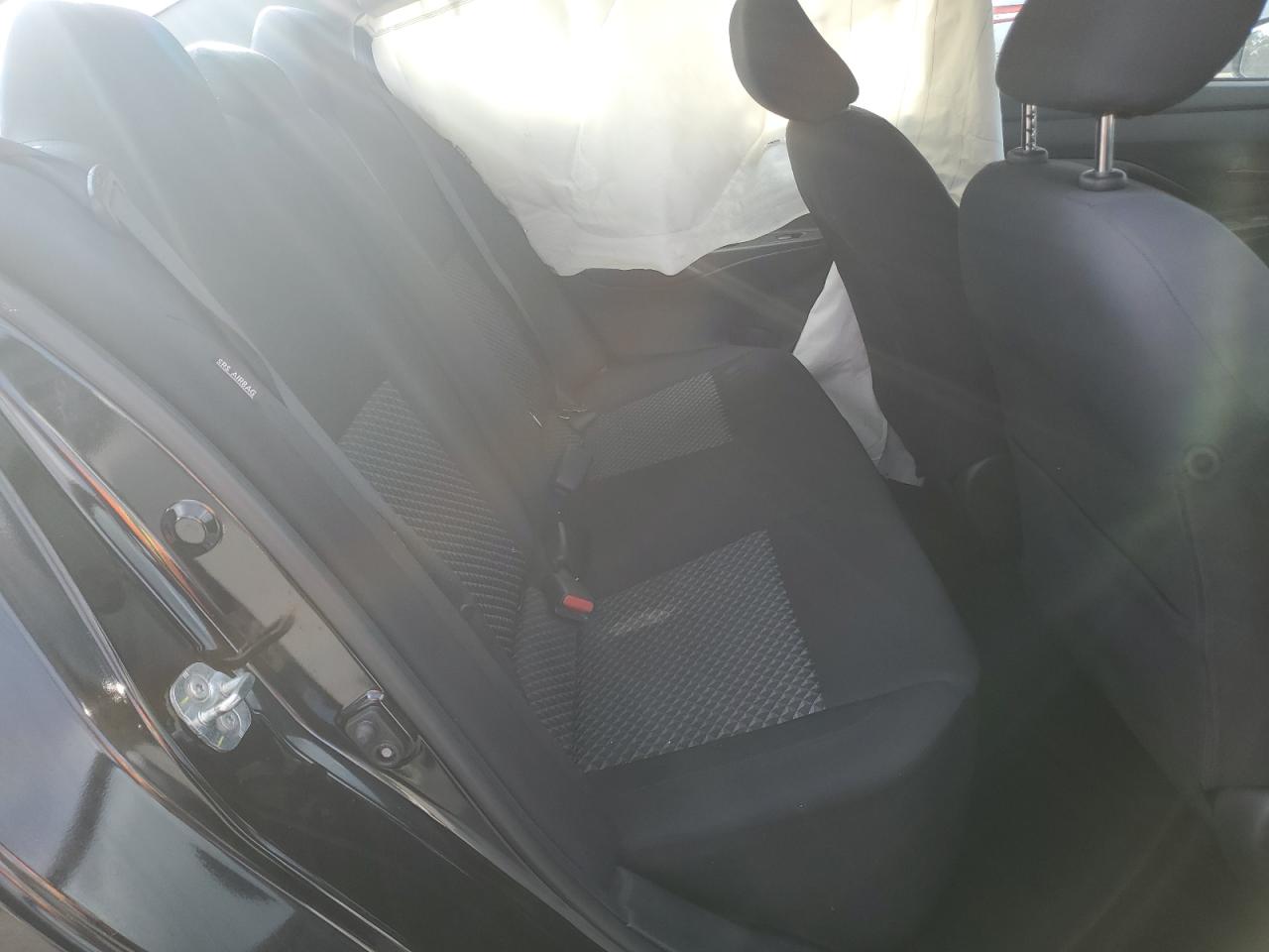 Nissan Versa S Image 12