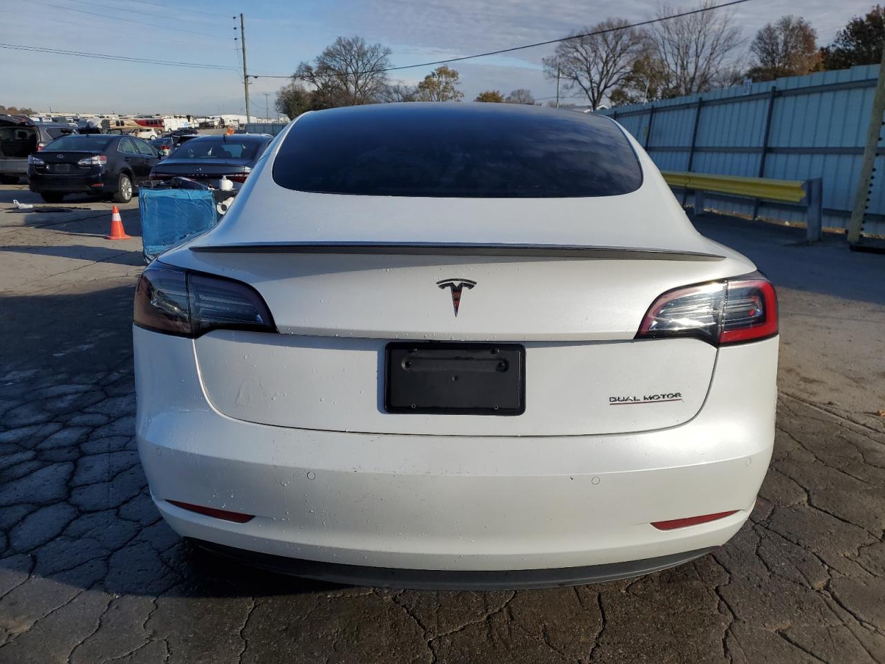 Tesla Model 3 Image 4