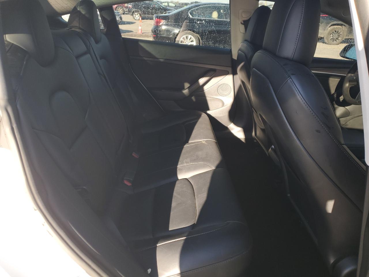 Tesla Model 3 Image 10