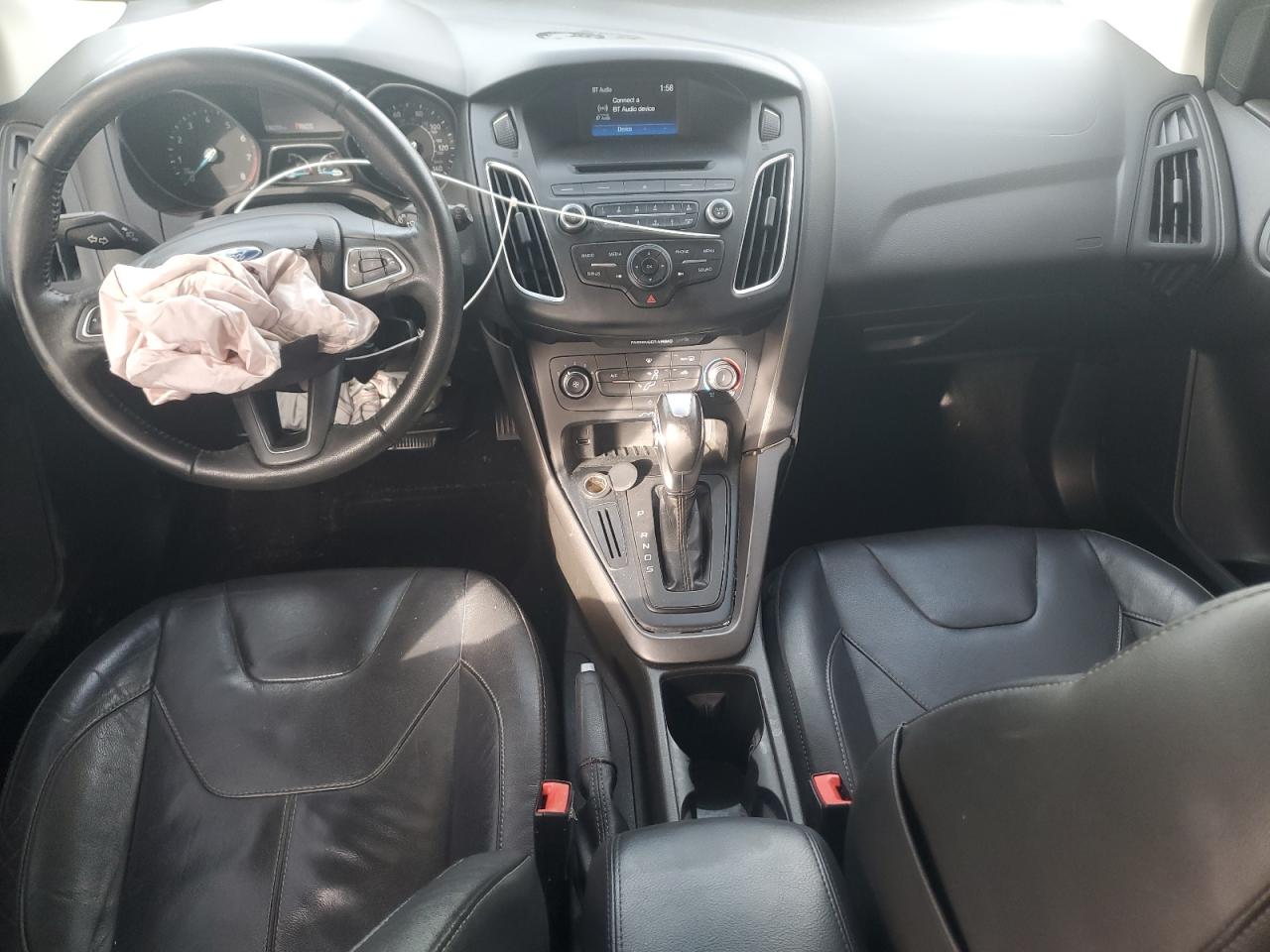 Ford Focus Se Image 8