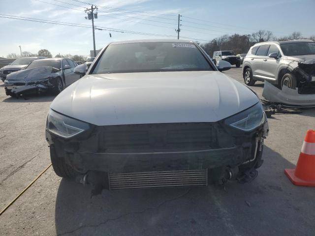 Audi A4 Premium 40 Image 3