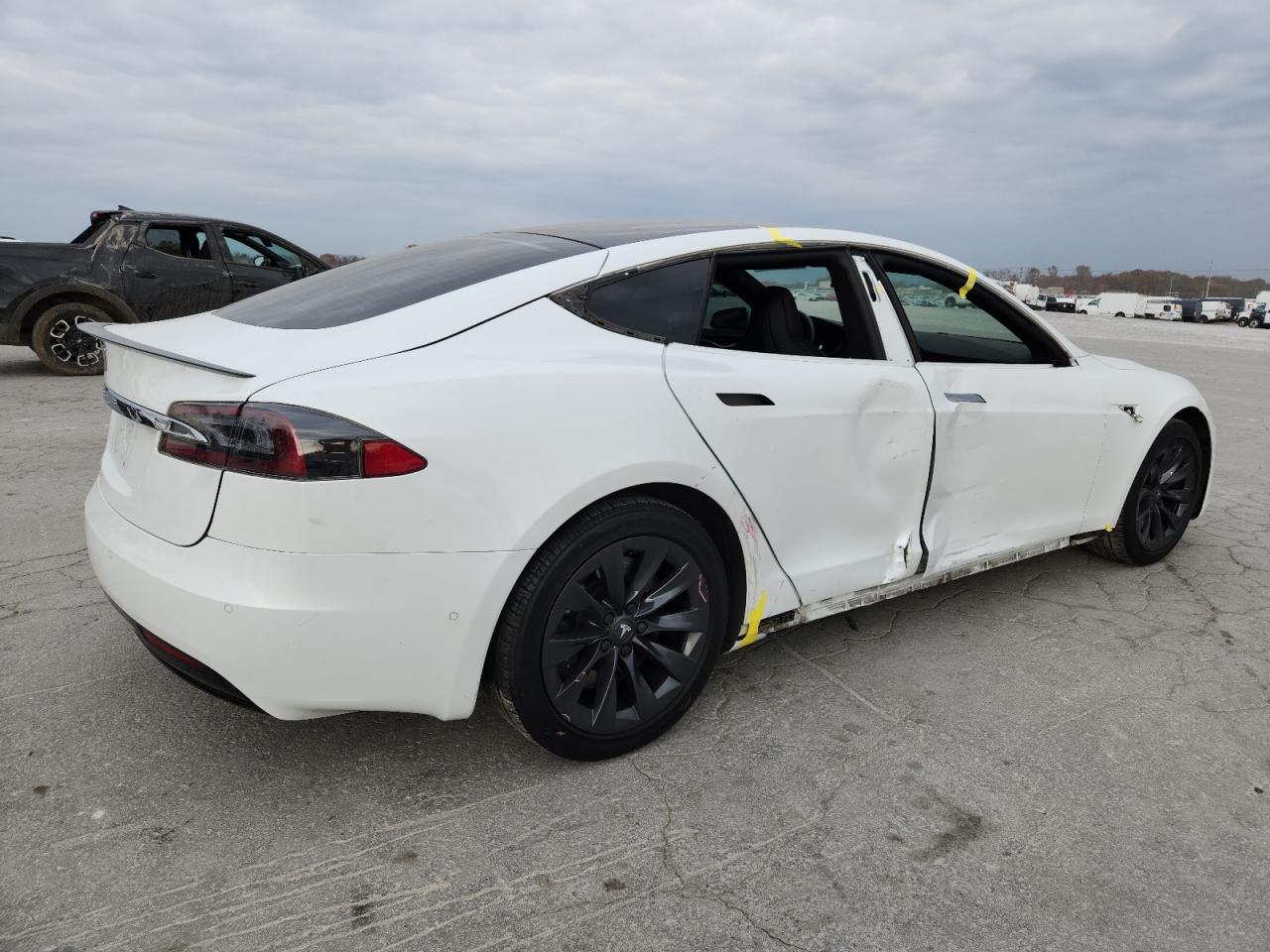 Tesla Model S Image 5