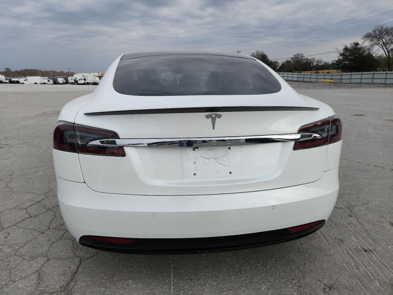 Tesla Model S Image 11