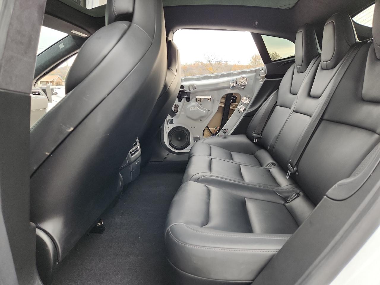 Tesla Model S Image 10