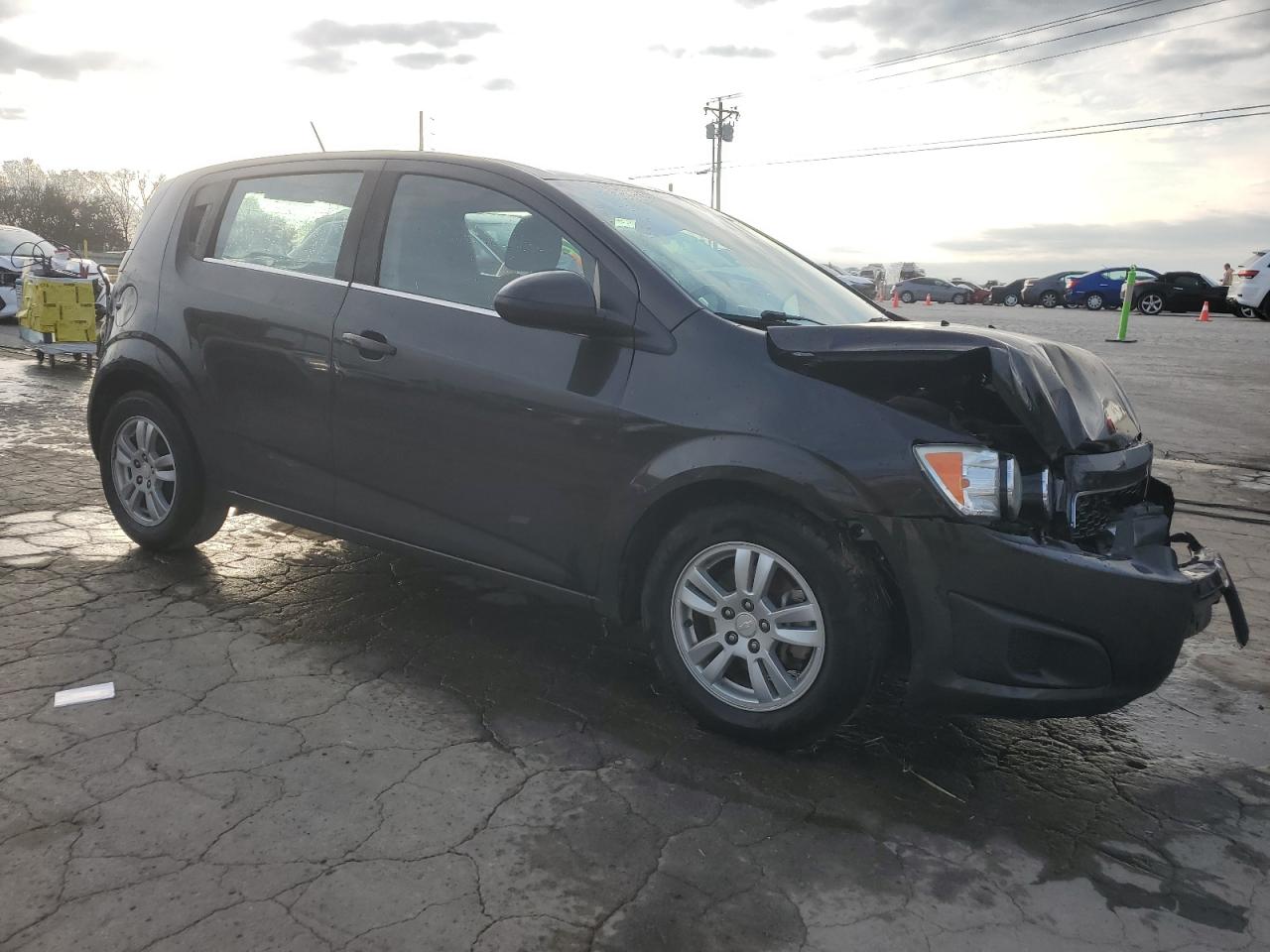 Chevrolet Sonic Lt Image 3