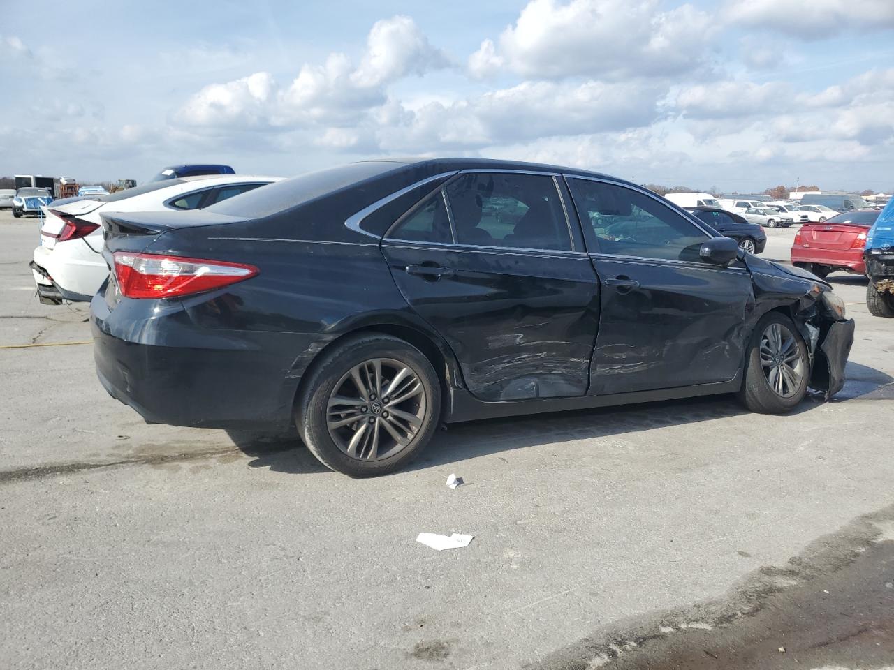 Toyota Camry Le Image 2