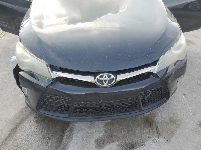 Toyota Camry Le Image 11