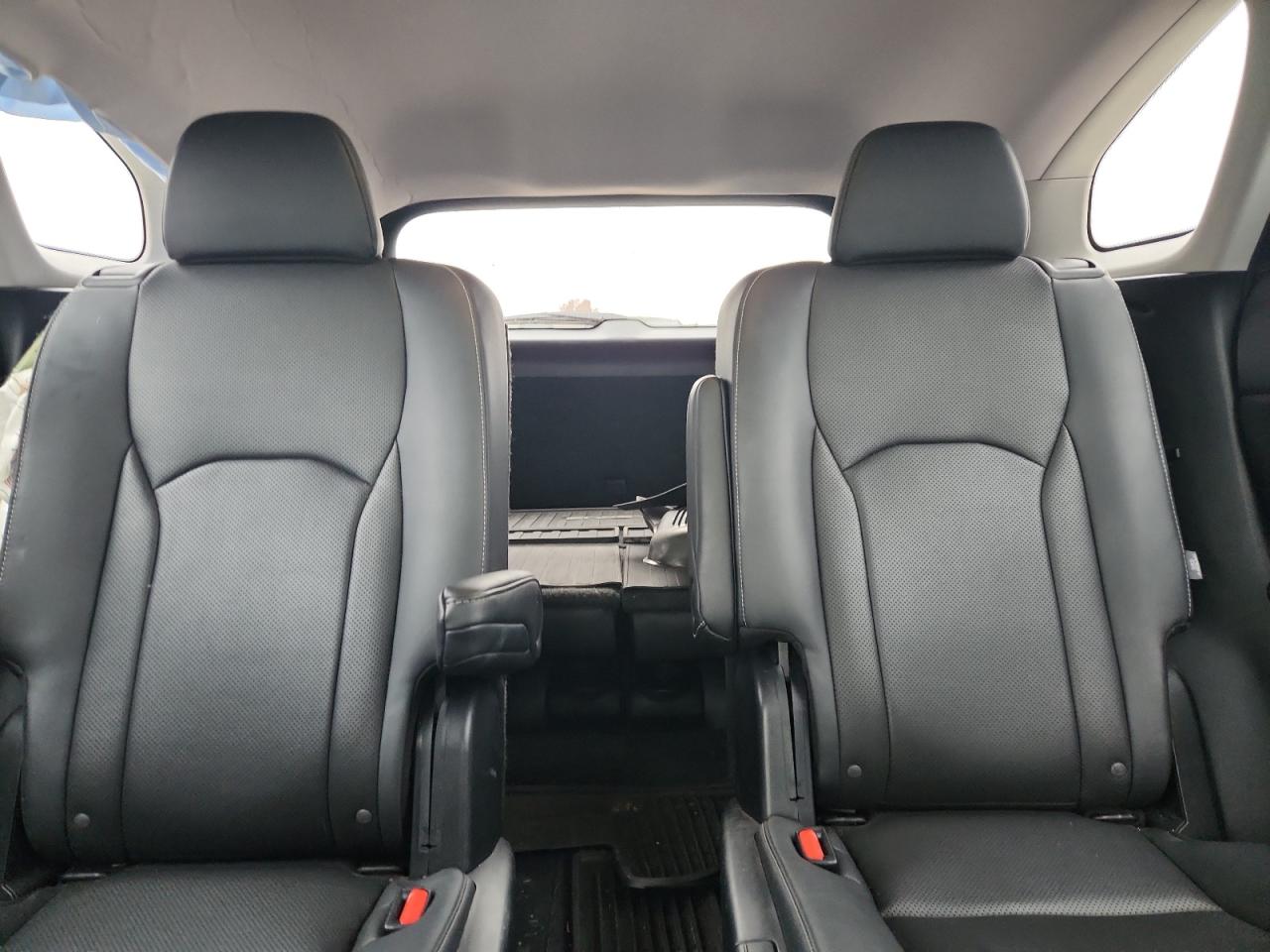 Lexus RX 350 L Image 12