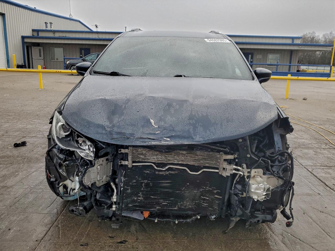 Chrysler Pacifica Touring L Image 5