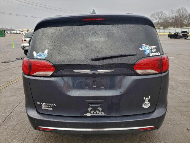 Chrysler Pacifica Touring L Image 6