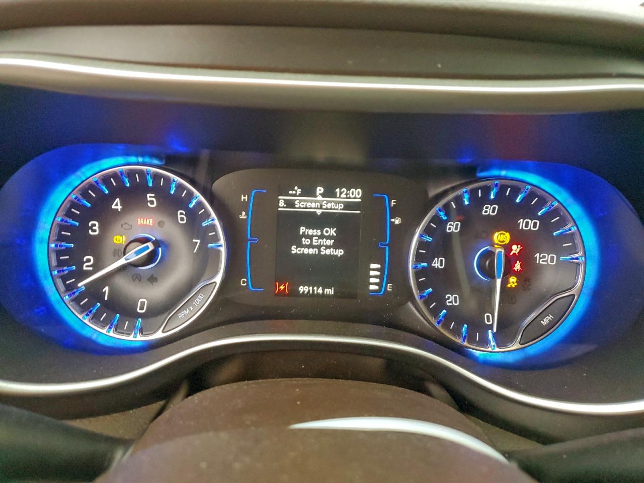 Chrysler Pacifica Touring L Image 11