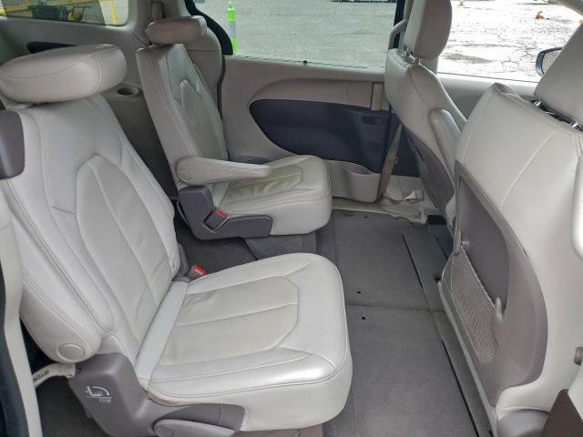 Chrysler Pacifica Touring L Image 13