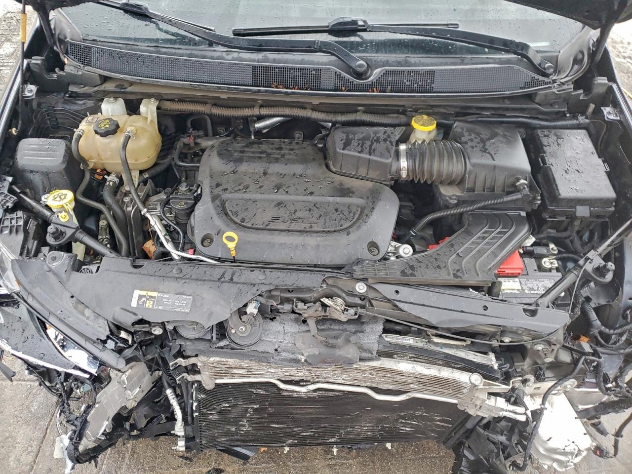 Chrysler Pacifica Touring L Image 2